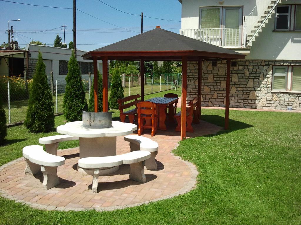 Family Home Apartment Zamárdi Exterior foto